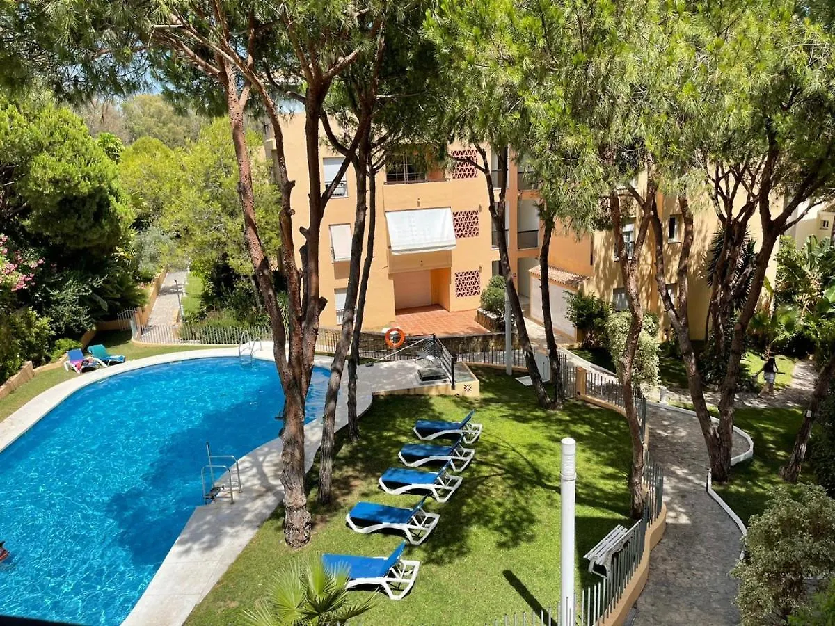 アパート Marbella Playa Residencial Con Piscinaアパートメント