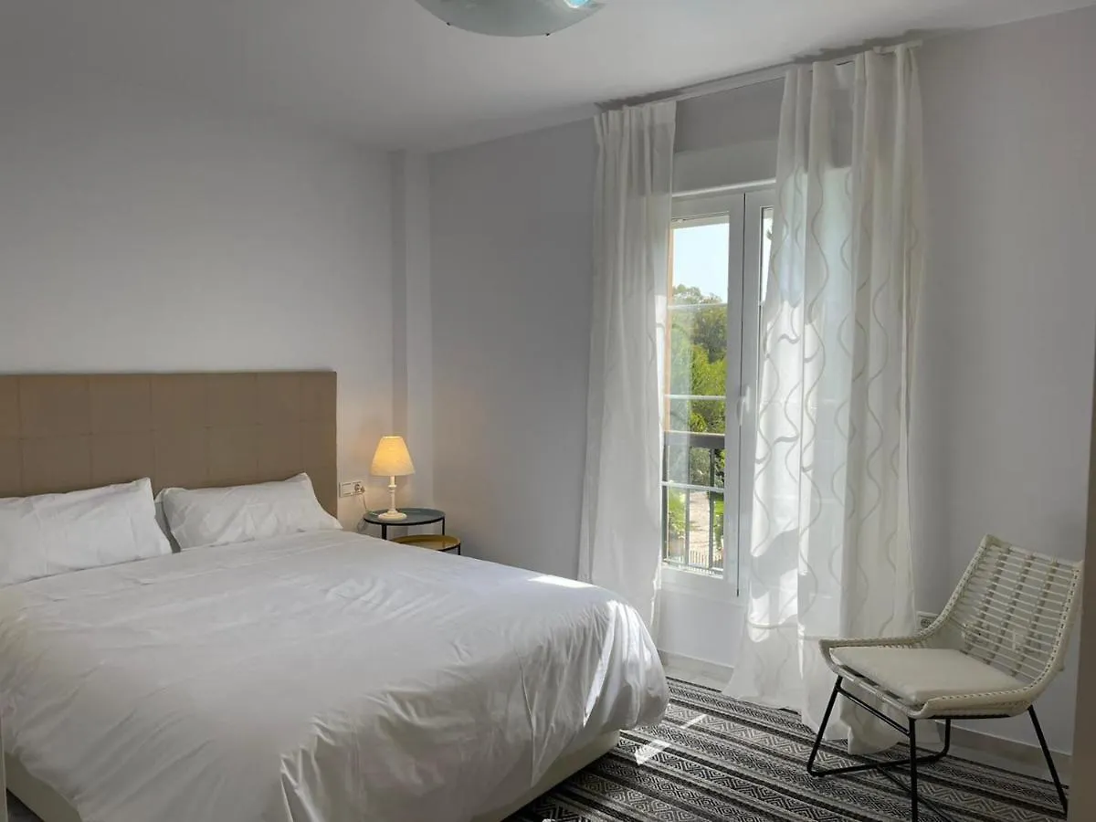 Marbella Playa Residencial Con Piscinaアパートメント