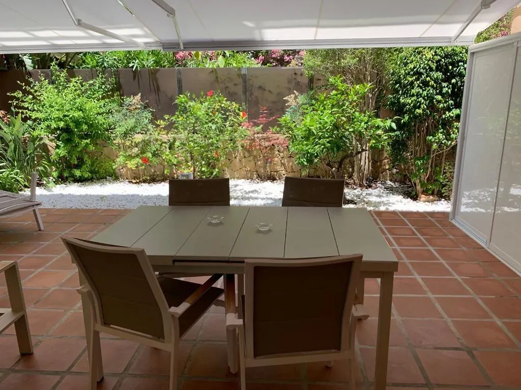 Marbella Playa Residencial Con Piscinaアパートメント