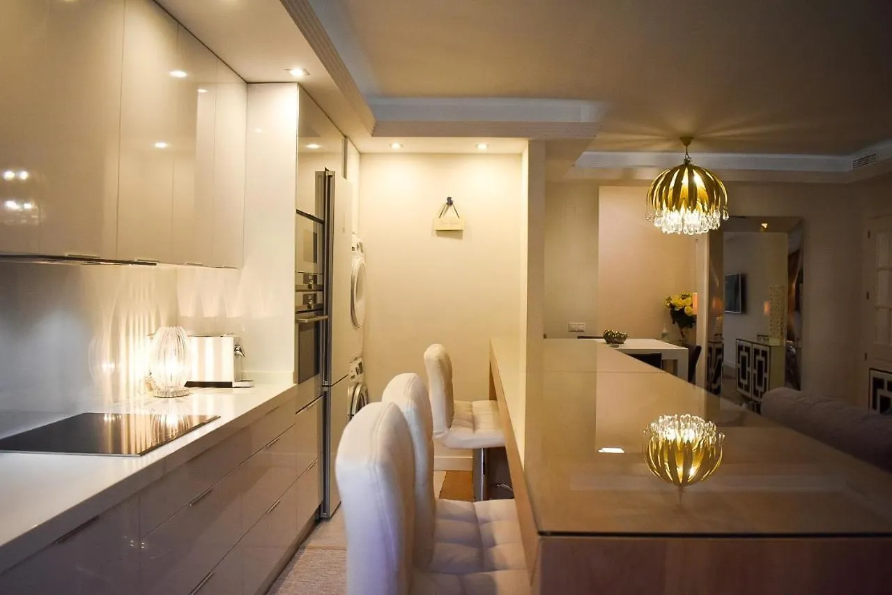 Marbella Playa Residencial Con Piscinaアパートメント